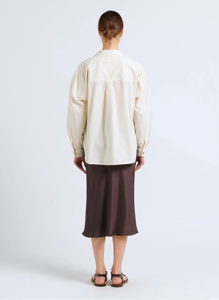 Soeur Weich Fallender Midirock Aus Satin In Grau 7 Soeur Weich Fallender Midirock Aus Satin In Grau – Bild 7