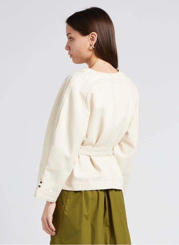 Soeur Überkreuzte Kimonojacke Aus Bio-Baumwolle In Beige 2 Soeur Überkreuzte Kimonojacke Aus Bio-Baumwolle In Beige – Bild 2